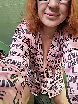 KiraXTender online show from November 22, 2025, 3:27 am