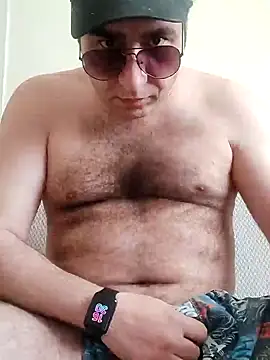 Snapshot of fraud705 chatting on February 26, 2025, 1:32 pm fraud705 online show from February 26, 2025, 1:32 pm