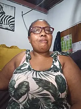 Snapshot of YELLOW_BONE chatting on July 20, 2026, 8:44 pm YELLOW BONE online show from July 20, 2026, 8:44 pm