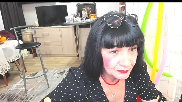 Tina Joness online show from January 22, 2025, 6:31 pm