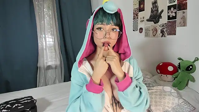 Snapshot of acid_candy_ chatting on October 27, 2025, 10:33 pm acid candy online show from October 27, 2025, 10:33 pm