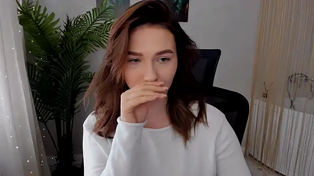 GracefulLook online show from February 28, 2025, 10:09 am