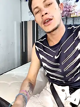 Snapshot of Juam22 chatting on December 20, 2025, 12:35 am Juam22 online show from December 20, 2025, 12:35 am