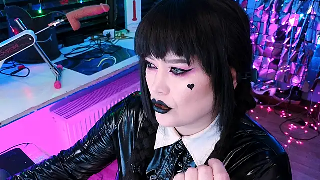 wickedxqueen online show from February 13, 2025, 5:26 am