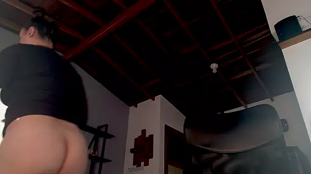 maela1 online show from February 25, 2025, 10:09 pm