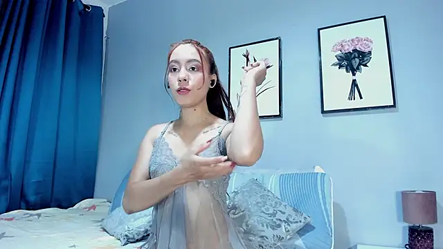 Estrella Duran online show from March 15, 2026, 3:19 pm