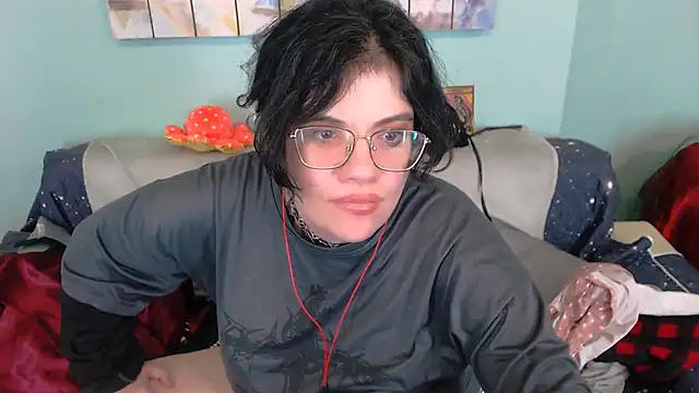 Snapshot of EverlyRays chatting on December 21, 2025, 8:53 pm EverlyRays online show from December 21, 2025, 8:53 pm