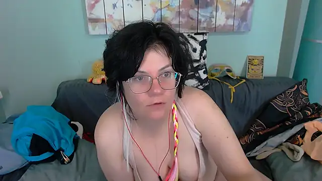 EverlyRays online show from September 20, 2025, 5:07 pm