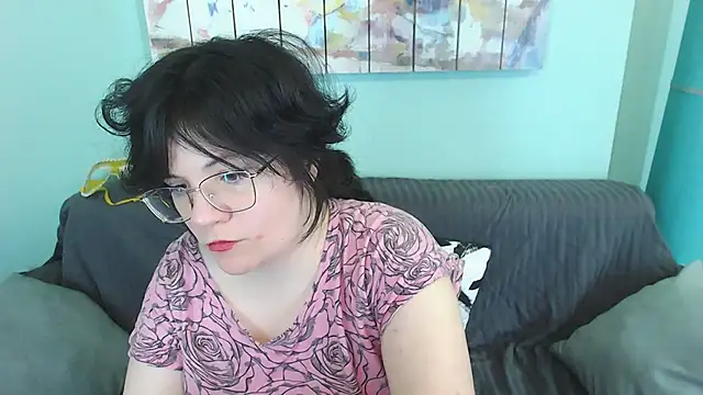 EverlyRays online show from March 4, 2025, 10:05 pm