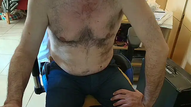 Snapshot of angelgarcia269 chatting on November 11, 2025, 12:00 pm angelgarcia269 online show from November 11, 2025, 12:00 pm