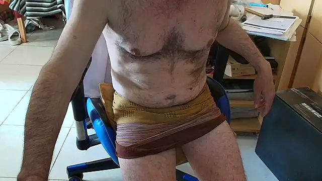 Snapshot of angelgarcia269 chatting on October 30, 2025, 12:47 pm angelgarcia269 online show from October 30, 2025, 12:47 pm