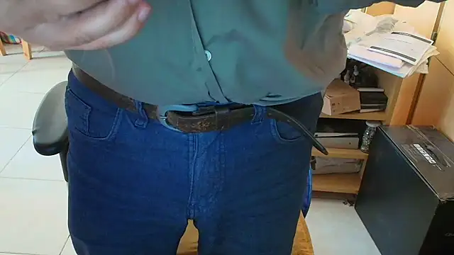 Snapshot of angelgarcia269 chatting on November 10, 2025, 11:37 am angelgarcia269 online show from November 10, 2025, 11:37 am