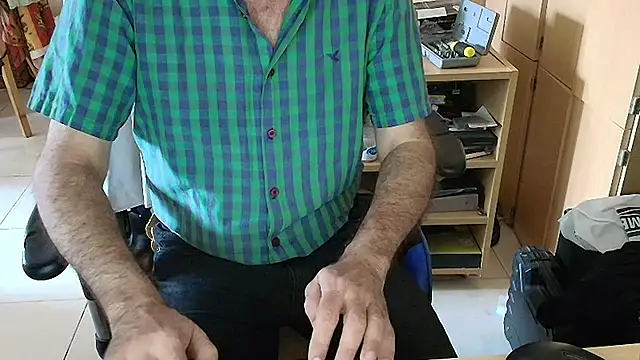 angelgarcia269 online show from April 5, 2026, 1:40 pm