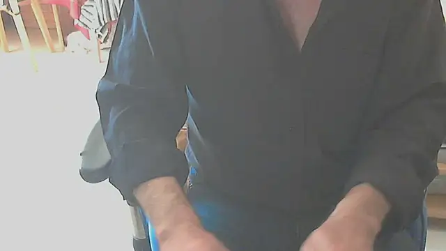 Snapshot of angelgarcia269 chatting on October 23, 2025, 1:43 pm angelgarcia269 online show from October 23, 2025, 1:43 pm