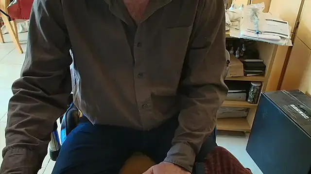 Snapshot of angelgarcia269 chatting on November 5, 2025, 11:46 am angelgarcia269 online show from November 5, 2025, 11:46 am