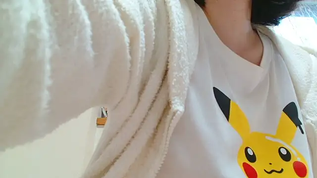 liliyRiSAcha-n online show from March 4, 2026, 7:38 am