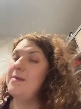 Snapshot of Taisia_W chatting on November 17, 2025, 7:01 am Taisia W online show from November 17, 2025, 7:01 am