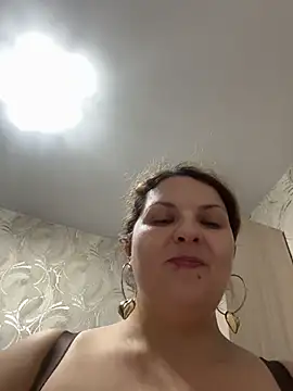 Snapshot of Taisia_W chatting on December 17, 2025, 7:02 am Taisia W online show from December 17, 2025, 7:02 am