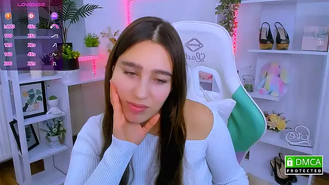  Eliizabeth  online show from December 17, 2025, 9:31 pm