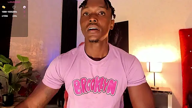 Snapshot of DannSmmith chatting on October 31, 2025, 4:42 am DannSmmith online show from October 31, 2025, 4:42 am