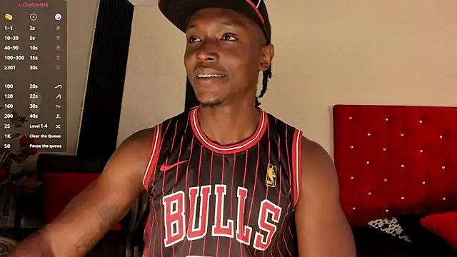 Snapshot of DannSmmith chatting on October 19, 2025, 4:59 am DannSmmith online show from October 19, 2025, 4:59 am