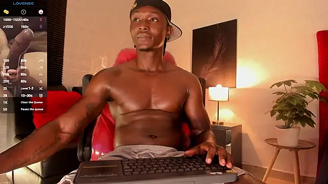 Snapshot of DannSmmith chatting on March 7, 2025, 4:11 pm DannSmmith online show from March 7, 2025, 4:11 pm