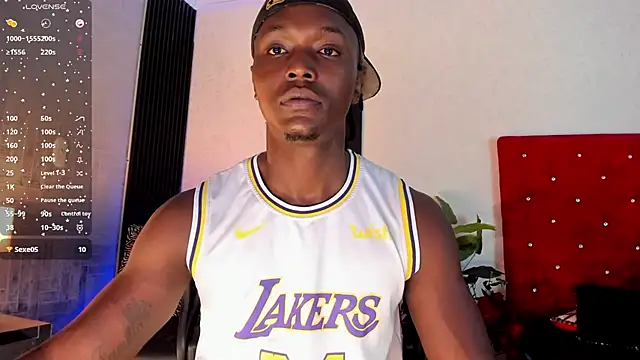 Snapshot of DannSmmith chatting on October 26, 2025, 5:08 am DannSmmith online show from October 26, 2025, 5:08 am