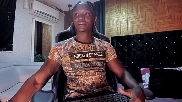 Snapshot of DannSmmith chatting on September 29, 2025, 6:31 am DannSmmith online show from September 29, 2025, 6:31 am