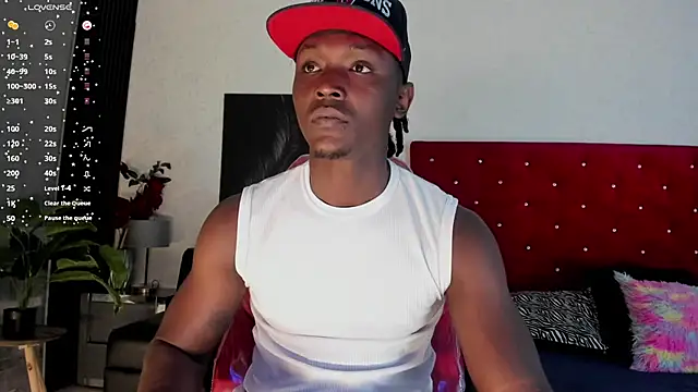 Snapshot of DannSmmith chatting on November 25, 2025, 1:00 pm DannSmmith online show from November 25, 2025, 1:00 pm