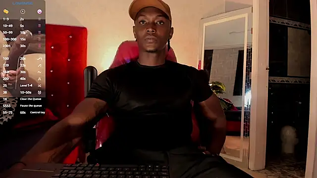 Snapshot of DannSmmith chatting on September 20, 2025, 3:33 am DannSmmith online show from September 20, 2025, 3:33 am