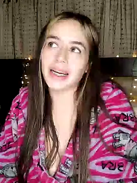 Snapshot of Natalia_Suarez chatting on January 7, 2025, 6:16 am Natalia Suarez online show from January 7, 2025, 6:16 am