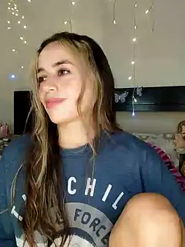 Snapshot of Natalia_Suarez chatting on December 30, 2024, 3:47 am Natalia Suarez online show from December 30, 2024, 3:47 am