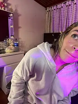 Snapshot of Natalia_Suarez chatting on March 13, 2025, 3:22 am Natalia Suarez online show from March 13, 2025, 3:22 am