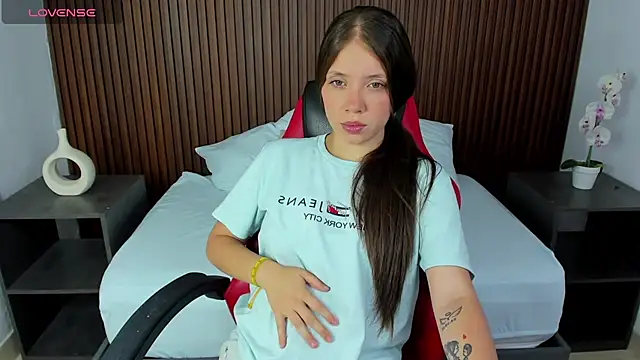Snapshot of nataly_rodri chatting on February 13, 2025, 7:10 pm nataly rodri online show from February 13, 2025, 7:10 pm