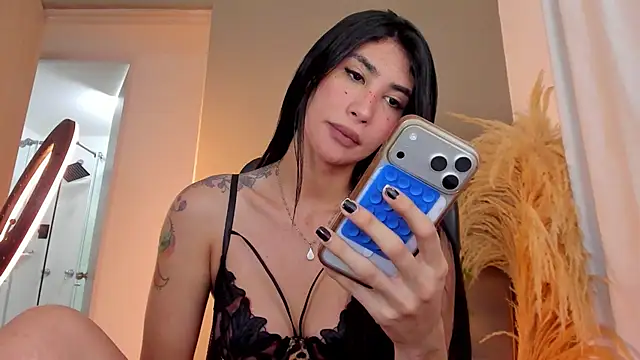 GarciaMilu online show from May 19, 2026, 2:29 am
