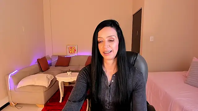Snapshot of Kristen_Garner chatting on July 14, 2026, 7:42 pm Kristen Garner online show from July 14, 2026, 7:42 pm