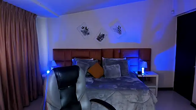 Kristen Garner online show from November 8, 2025, 8:23 pm