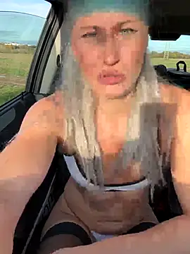 Snapshot of Dina-Light chatting on October 29, 2025, 2:16 pm Dina-Light online show from October 29, 2025, 2:16 pm