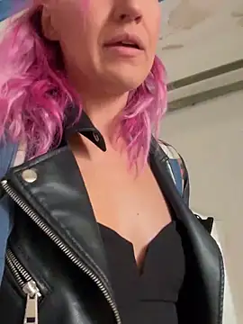 Snapshot of Dina-Light chatting on February 15, 2025, 2:44 pm Dina-Light online show from February 15, 2025, 2:44 pm