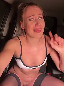 Snapshot of Dina-Light chatting on October 26, 2025, 8:31 pm Dina-Light online show from October 26, 2025, 8:31 pm