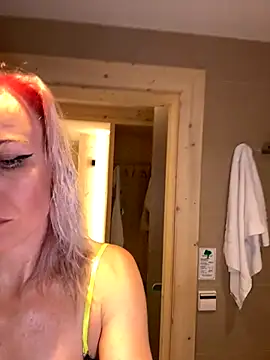 Snapshot of Dina-Light chatting on December 4, 2024, 9:40 pm Dina-Light online show from December 4, 2024, 9:40 pm