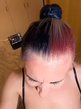 Snapshot of Dina-Light chatting on December 11, 2024, 8:28 pm Dina-Light online show from December 11, 2024, 8:28 pm