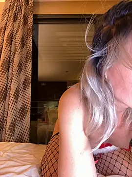 Snapshot of Dina-Light chatting on December 24, 2024, 11:11 pm Dina-Light online show from December 24, 2024, 11:11 pm