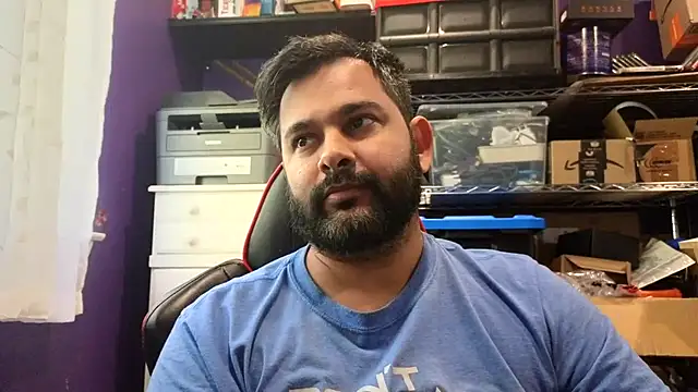 Snapshot of Sakhtlaundaz chatting on October 26, 2025, 6:19 pm Sakhtlaundaz online show from October 26, 2025, 6:19 pm