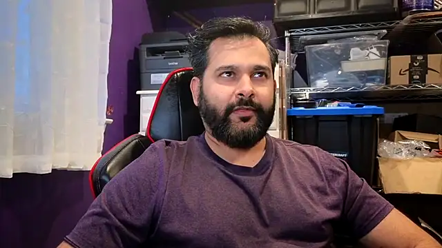 Snapshot of Sakhtlaundaz chatting on November 19, 2025, 9:48 pm Sakhtlaundaz online show from November 19, 2025, 9:48 pm