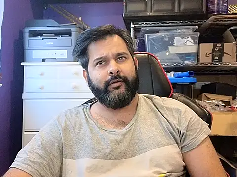 Snapshot of Sakhtlaundaz chatting on December 1, 2025, 1:45 pm Sakhtlaundaz online show from December 1, 2025, 1:45 pm