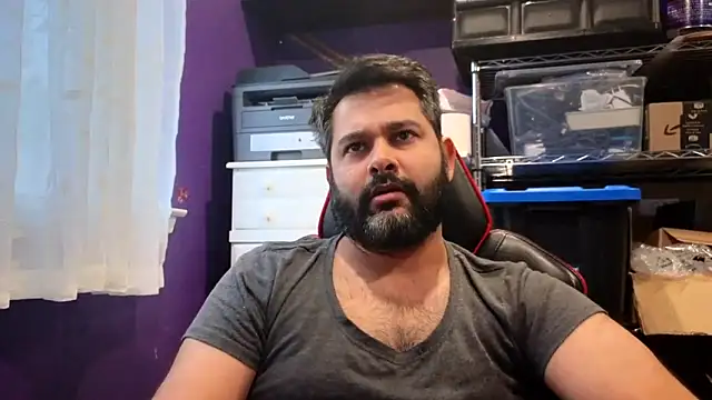 Snapshot of Sakhtlaundaz chatting on November 7, 2025, 3:27 pm Sakhtlaundaz online show from November 7, 2025, 3:27 pm