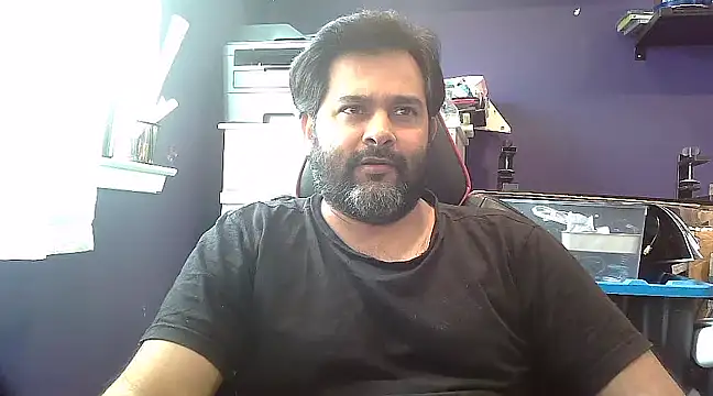 Snapshot of Sakhtlaundaz chatting on January 28, 2025, 3:57 pm Sakhtlaundaz online show from January 28, 2025, 3:57 pm