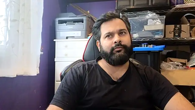 Snapshot of Sakhtlaundaz chatting on December 18, 2025, 3:05 pm Sakhtlaundaz online show from December 18, 2025, 3:05 pm