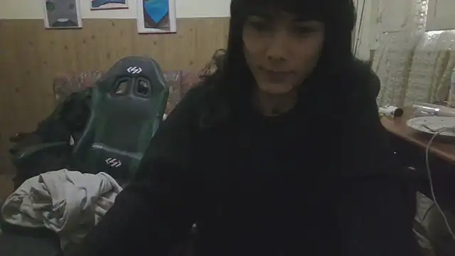 Snapshot of calliemaggotbone chatting on November 3, 2025, 10:19 am calliemaggotbone online show from November 3, 2025, 10:19 am